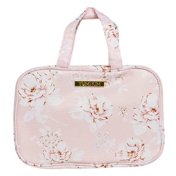 Yumi Kim Handbags - 💸2/$10💸 Yumi Kim Hanging Train Case